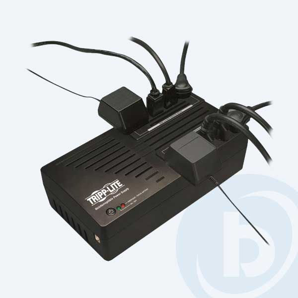 AVR700U - No Break Tripp Lite AVR700U, 700VA, 350W, 8 Contactos, 8.5 Minutos