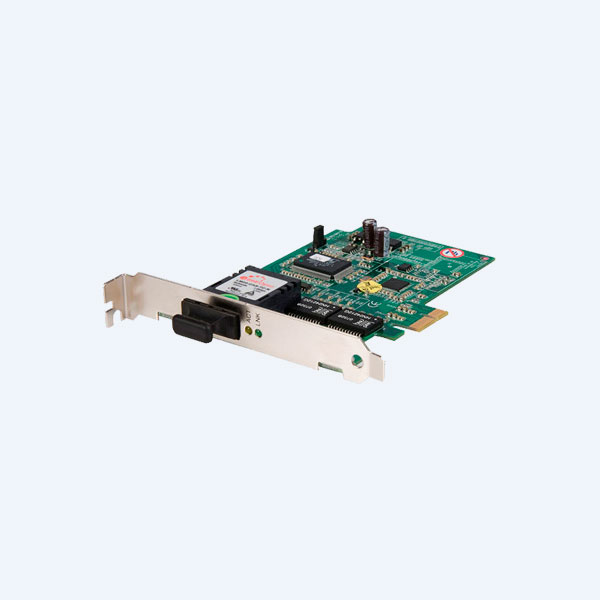 Tarjeta de Red StarTech.com, PCIe, Gigabit Ethernet con conector Fibra Multi Modo SC