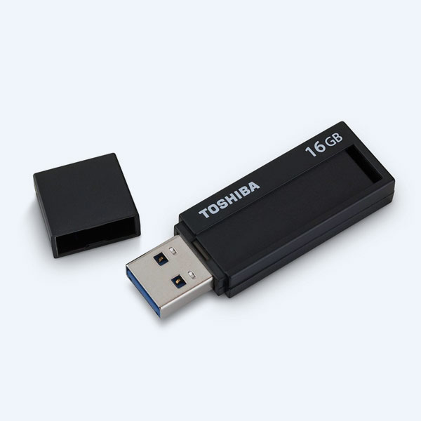 Memoria USB 3.0 Toshiba TransMemory, 16GB, Negro