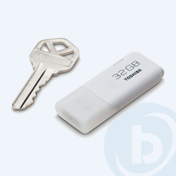 PFU032U-1ACW - Memoria USB Flash Toshiba Hayabusa, 32GB, blanco 