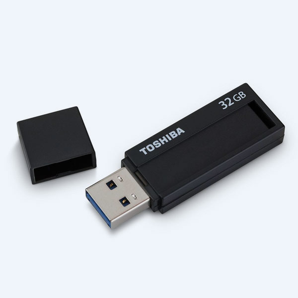 Memoria USB 3.0 Toshiba TransMemory, 32GB, Negro