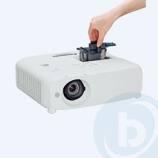 PT-VW530U - Proyector Panasonic PT-VW530U, 5000 L&uacute;menes, HDMI/USB/RS232/RJ-45