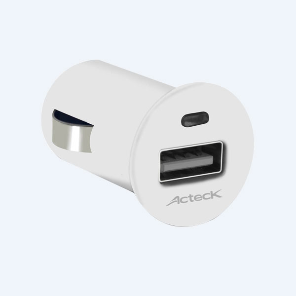 Adaptador de Corriente Universal Acteck RT-0216, USB, para Automovil, Blanco