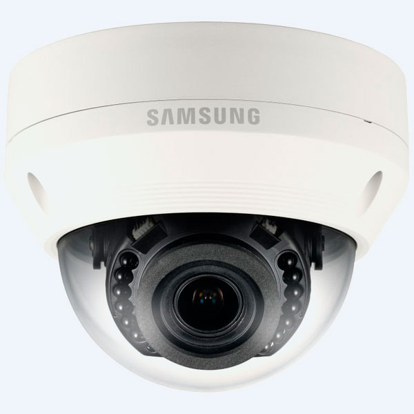 Cámara de Vigilancia IP Samsung SNV-L5083R, Tipo Domo, Día/Noche, para Exteriores, HD, Lente Varifocal, 1.3 Mpx