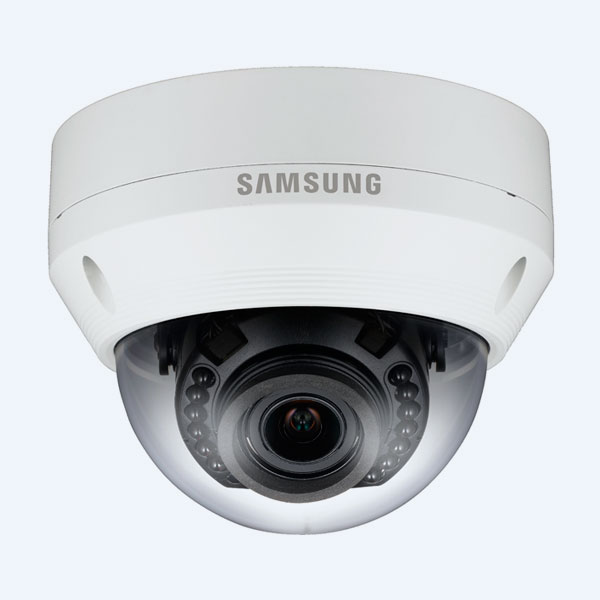 Cámara de Vigilancia IP Samsung SNV-L6083R, Tipo Domo, Día/Noche, para Exteriores, HD, Lente Varifocal, 2 Mpx