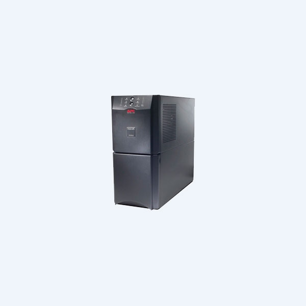 No Break APC  SMART-UPS, 3000 VA, 2700 W, 10 Contactos, Respaldo 13.6 min.