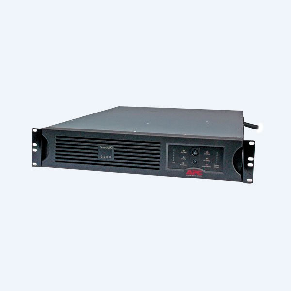 No Break APC Smart-UPS, 3000 VA, 2700 watts, 8 Contactos, Rack 2U