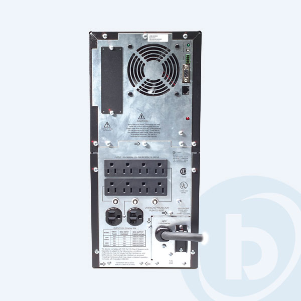 SUA3000 - No Break APC  SMART-UPS, 3000 VA, 2700 W, 10 Contactos, Respaldo 13.6 min.